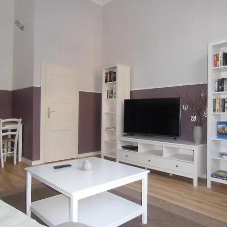 Апартаменты Udos Gaestewohnung Котбус